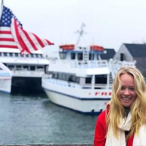 Meet your Posher, Lauren